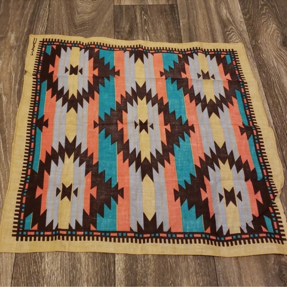 MAC Vibe Tribe Collection Bandana Scarf Aztec Pint Limited Edition - Picture 5 of 6